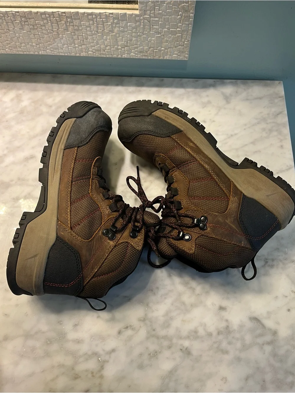Keen Brown and Black Men's Waterproof Hiking/work boots composite toe